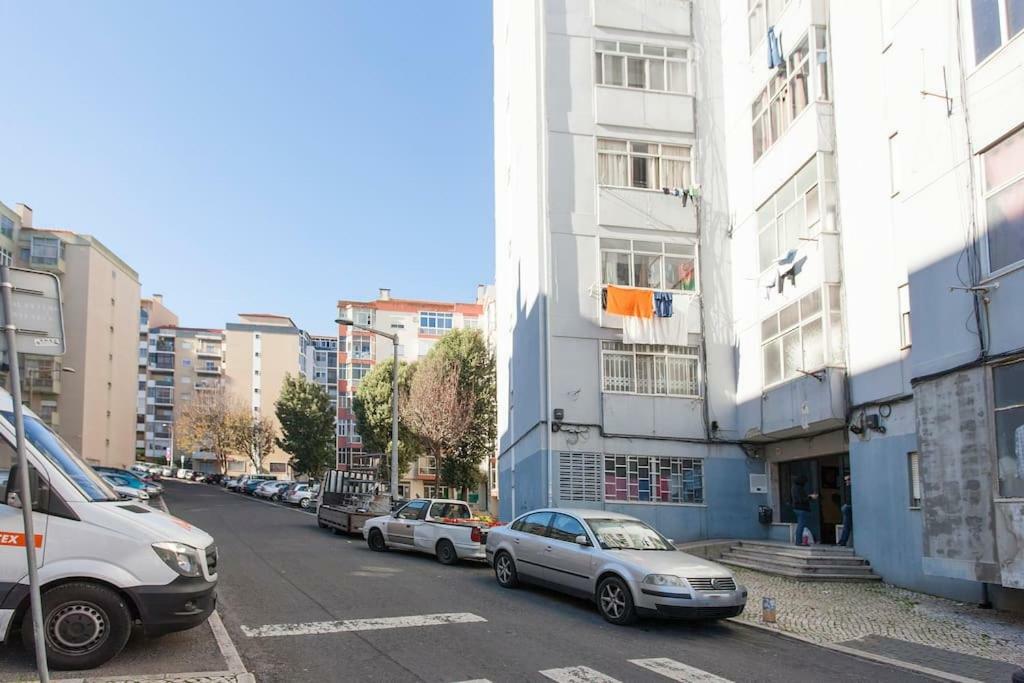In Bed With Lisbon 5N Apartment Амадора Екстериор снимка